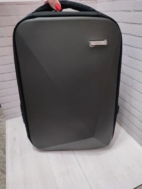 Описание: 💥продам новый рюкзак ✨большой эргономичный городской рюкзак с массой различных отделений и приспособлений. имеет множество отделений, в том числе отделение под ноутбук с мягкой защитой от случайных ударов. рюкзак водостойкий, вместительный, имеет usb разъем и кодовый замочек для защиты от кражи. размер: 44 х 30 х 17 см. цвет: черный. все вопросы по телефону. цена: 2395 руб. 📲 tg: александр клюев 📞🇷🇺звоните: +7 949 450 92 20 барахолка днр - фотография - 8