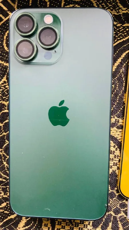 Описание: продам 👉 iphone 13 pro max 256gb смартфону 3 месяца с первого дня в чехле и защитных линзах на камере! 👉 аккумулятор 100% 👉 комплект - коробка, кабель зарядки (оригинал) 👉 бонусом отдам: 3 чехла (один родной + 2 с magsafe) 2-й комплект линз на камеру защитное стекло 9d торг цена: 45000 руб. 📲 tg: олег 📞🇷🇺звоните: +79493130629 барахолка днр - фотография - 2
