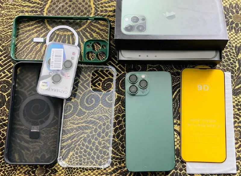 Описание: продам 👉 iphone 13 pro max 256gb смартфону 3 месяца с первого дня в чехле и защитных линзах на камере! 👉 аккумулятор 100% 👉 комплект - коробка, кабель зарядки (оригинал) 👉 бонусом отдам: 3 чехла (один родной + 2 с magsafe) 2-й комплект линз на камеру защитное стекло 9d торг цена: 45000 руб. 📲 tg: олег 📞🇷🇺звоните: +79493130629 барахолка днр - фотография - 5