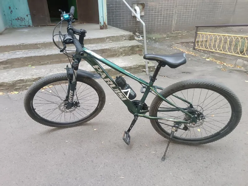Описание: продаю велосипед паруиси, подростковый колёса 27,5 состояние хорошее катался полгода продаю иза ненадобности. цена: 17000 руб. 📲 tg: алексей 📞🇷🇺звоните: +79495286619 барахолка днр - фотография - 3