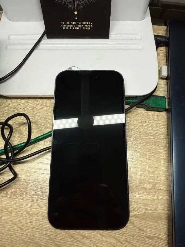 Описание: iphone 14 pro 128 экран в хорошем состоянии, задняя крышка разбита. акб 78% цена: 35000 ру... - фотография