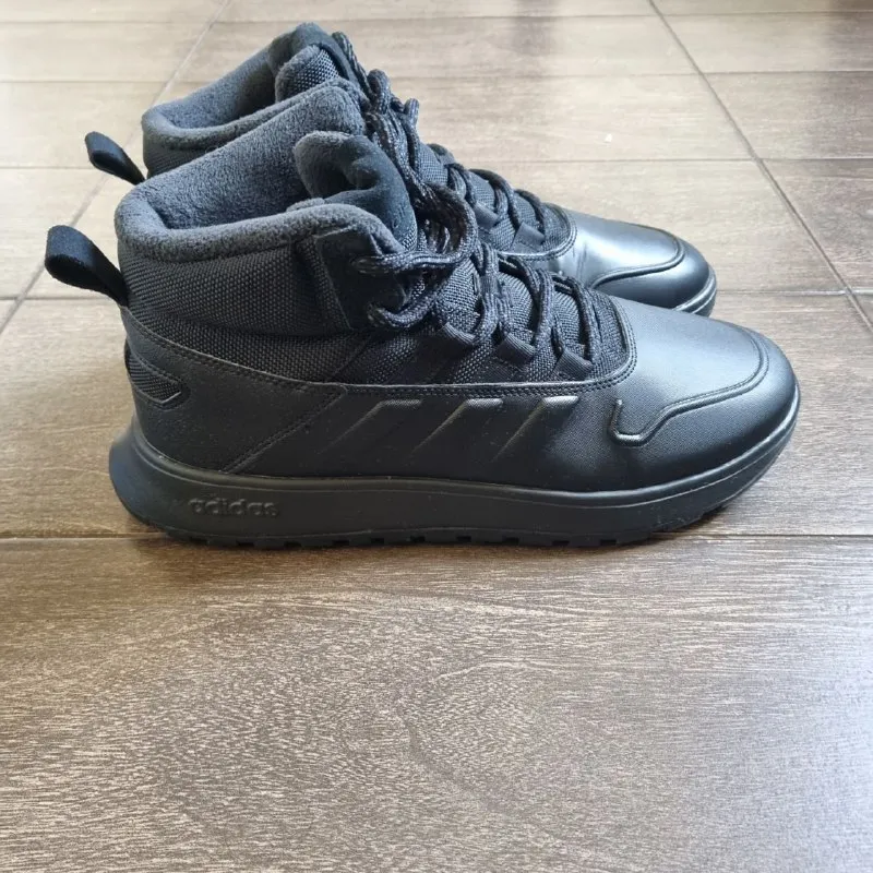 Описание: зимние ботинки adidas storm идеальное состояние, надеты один раз, по стельке 28 см. цена: 5000 руб. 📲 tg: алексей 📞🇷🇺звоните: +79493194858 барахолка днр - фотография - 2