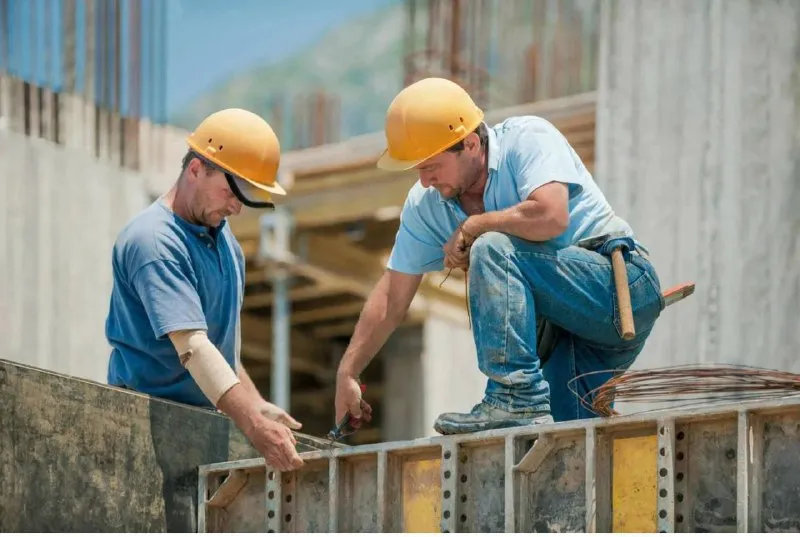 ❗️требуются рабочие на строительный объект в г. мариуполь: ✅сварщики труб тепло-водоснабжения ✅камен... - фотография