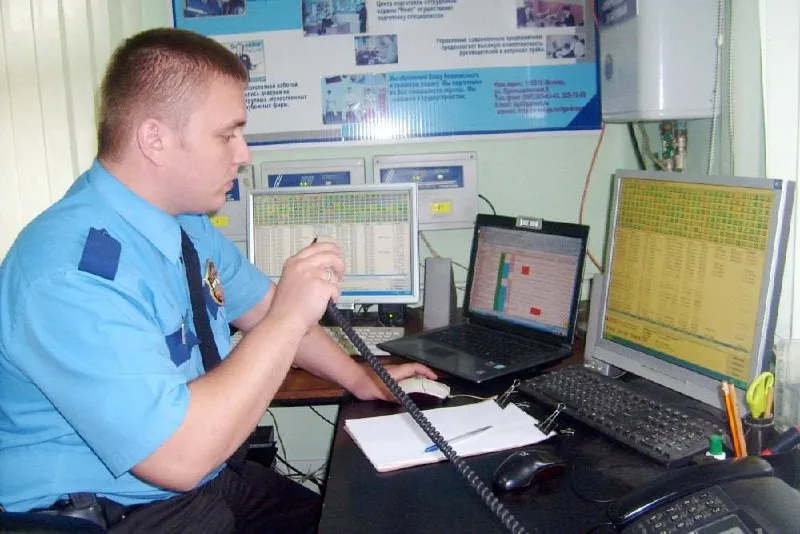 Мы частное охранное предприятие "акм - профи". ведем набор сотрудника охраны. это не вахта, жилье не предоставляем. ставка 3.500 ₽/на руки. бонус приведи "друга" 7.000 ₽/на руки от нас: 📌 работа в бизнес центре г. луганска (ул. фрунзе 4 а ) 📌 охранник с лицензией 4 / 5 / 6р. 📌 рабочий день с 07.30 до 19.30 📌 ежемесячные выплаты 5 и 20 числа. 📌 авансирование ▪ строго лицензия 4, 5, 6 разряда. ▪ справка 002 чу обязательна (поможем сделать) ▪ форма спецназ черная (выдаем). ▪ сменный график работы: 5/2 (есть праздничные и выходные дни ) ▪ обязанности: встреча посетителей на первом этаже бизнес центра. ▪ кпп, контрольно-пропускной режим, знания пк на уровне пользователя. связь через👇👇 екатерина (telegram, max) антон (telegram, max) - фотография - 1