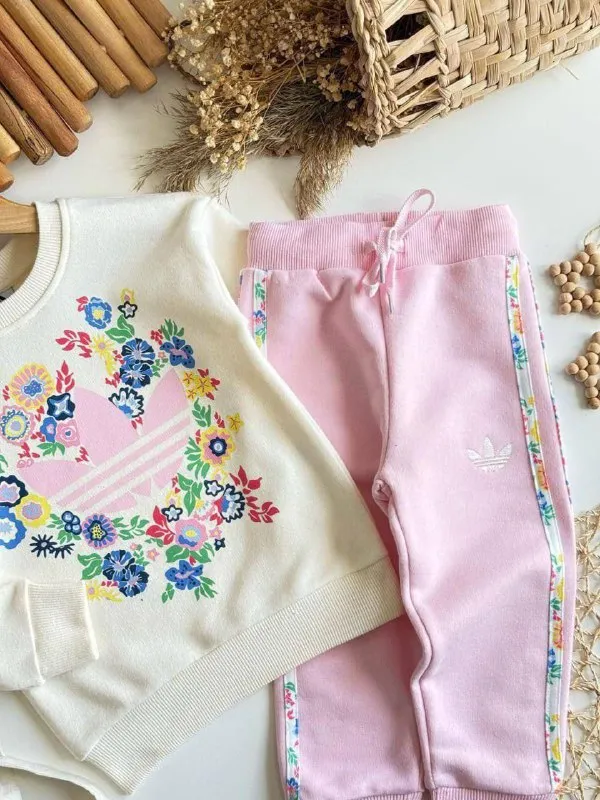 👚🎉 дорогие родители! порадуйте себя и своего малыша обновками!🎉👚 👗👖 в нашем магазине вы найдёте самую стильную и качественную детскую одежду на любой вкус! от милых костюмчиков до удобных джинсов — у нас есть всё, чтобы ваш ребёнок чувствовал себя уверенно и комфортно. 🌟 почему выбирают нас: * широкий выбор моделей и размеров; * высокое качество материалов; * стильный дизайн, который понравится и малышам, и родителям; * доступные цены. 🛍 заходите в наш магазин и выбирайте идеальные наряды для вашего ребёнка! мы уверены, что вы останетесь довольны нашими коллекциями. ❤ подарите своему малышу яркие и стильные образы вместе с нами! 🌈👦👧 в нашем telegram-канале много новинок! 🎉 а теперь еще один приятный сюрприз! 🎉 подписчики получают скидку 5% на все покупки! 🛒✨ подписывайтесь👇 - фотография - 5