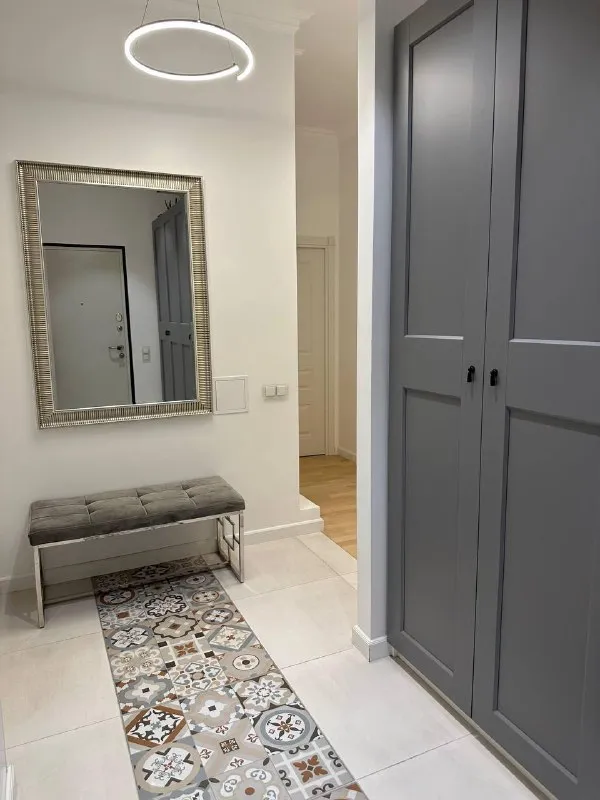 3-комн квартира, 68.6 м² м шелепиха • 7 мин пешком • 26 этаж из 36 • наб шелепихинская 34 к1, на карте 135 000 ₽/мес, без комиссии большой гайд по аренде холодильник • стиральная машина • интернет • мебель • посудомойка • телевизор • лифт • консьерж • мусоропровод • кондиционер • с животными • с детьми район хорошёво-мнёвники чистота 4.06 транспорт 4.47 парки и скверы 3.70 субаренда. Апартаменты. Готовы сдать квартиру на 3 месяца с 12 января. Угловая, видовая квартира оборудованная всей необходимой техникой для жизни. Соседи тихие и спокойные. В жк есть вся инфраструктура: спорт зал, рестораны, магазины данил, написать уровень доверия средний 🆗 выложить квартиру бесплатно - фотография - 8