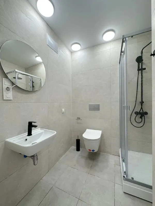 Комната, 10.2 м² м румянцево • 16 мин пешком • 4-комнатная квартира • 3 этаж из 22 • г москва, коммунарка р-н, кв-л 2, д 5 стр 4, на карте 45 000 ₽/мес, без комиссии большой гайд по аренде холодильник • стиральная машина • интернет • мебель • лифт • посудомойка • кондиционер • с животными • с детьми • телевизор • мусоропровод • консьерж агент. Сдается в аренду отдельная комната в современном жк. Тихий и спокойный район с развитой инфраструктурой и хорошей транспортной доступностью. В стоимость включено: безлимитный wi-fi, еженедельная уборка общих зон, вся необходимая техника. Йога, английский и вечеринки внутри комьюнити коливинга. Elena, написать уровень доверия средний 🆗 выложить квартиру бесплатно - фотография - 8