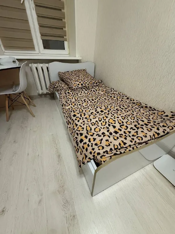 Комната, 11.5 м² м народное ополчение • 5 мин пешком • 3-комнатная квартира • 3 этаж из 5 • ул демьяна бедного 3 к2, на карте 30 000 ₽/мес, без комиссии большой гайд по аренде холодильник • стиральная машина • интернет • мебель • телевизор • посудомойка • кондиционер • с животными • с детьми • мусоропровод • лифт • консьерж район хорошёво-мнёвники чистота 4.06 транспорт 4.47 парки и скверы 3.70 субаренда. Аренда. Субаренда. Комната м народное ополчение ул демьяна бедного 3 к2 30 000 /мес, без комиссии холодильник, стиральная машина, интернет мебель, телевизор аренда. Субаренда. На долгий срок, в соседях хотели бы видеть девушку. Ку в месяц +-2500. Залог 15 тыс. Рядом с домом есть все необходимое. Автобусная остановка напротив дома, метро близко. © предоплату до просмотра просят только мошенники! 𝓣𝓪𝓽𝓪𝓻𝓲𝓷, написать уровень доверия низкий ⚠️ выложить квартиру бесплатно - фотография - 5