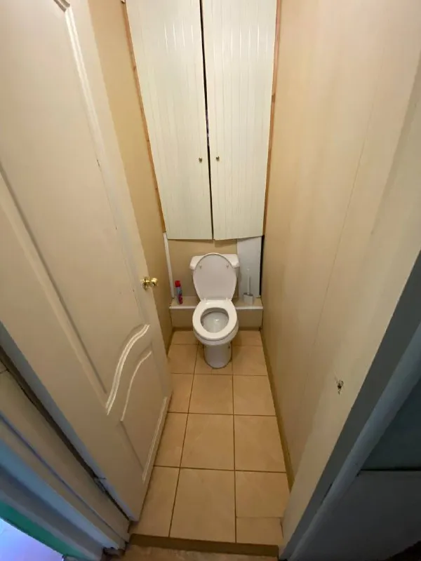 Комната, 20 м² м измайлово • 5 мин пешком • 3-комнатная квартира • 5 этаж из 5 • проезд окружной 11 к5, на карте 31 000 ₽/мес, без комиссии большой гайд по аренде холодильник • стиральная машина • интернет • мебель • посудомойка • кондиционер • с животными • с детьми • телевизор • мусоропровод • лифт • консьерж район соколиная гора чистота 4.10 транспорт 4.30 парки и скверы 4.26 субаренда. Соседи: два мужчинки виктор и серж. Мы занимаемся танцами, преподаём, увлекаемся спортом, часто путешествуем по работе. Я также снимаю видео и немного диджею. Кого ищем? Чистоплотного, позитивного и открытого человека, в идеале из творческой среды. Витя, написать уровень доверия средний 🆗 выложить квартиру бесплатно - фотография - 5