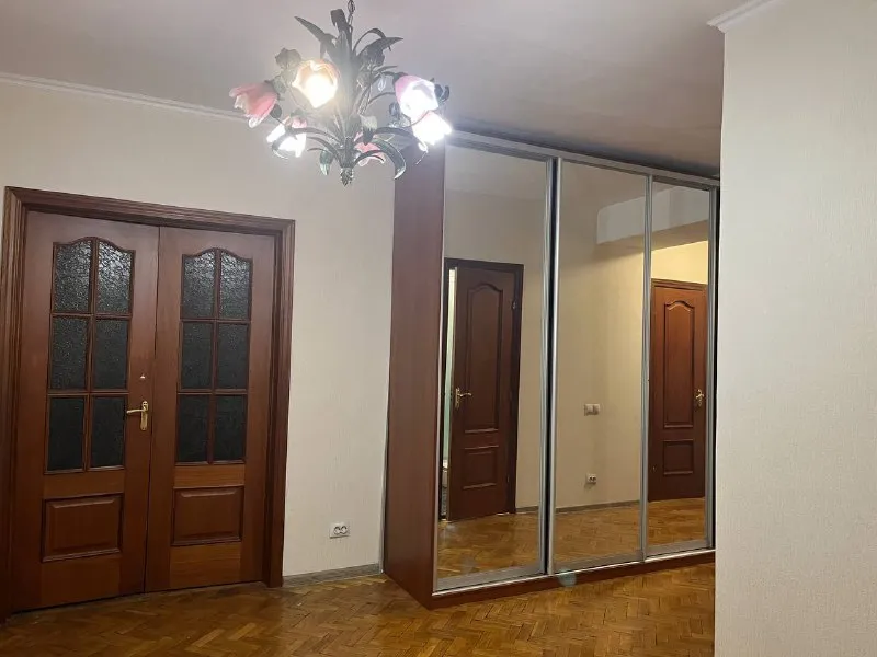 Комната, 13.9 м² м вднх • 7 мин пешком • 3-комнатная квартира • 4 этаж из 12 • ул кибальчича 2 к1, на карте 35 000 ₽/мес, без комиссии большой гайд по аренде стиральная машина • интернет • мебель • холодильник • с животными • лифт • мусоропровод • посудомойка • кондиционер • с детьми • телевизор • консьерж алексеевский район чистота 4.43 транспорт 4.84 парки и скверы 4.63 субаренда. Рассмотрю адекватного представителя человеческого сообщества, без загонов. Предпочтительно, девушки, на длительный срок. Со мной живет шпиц, приветствуются другие небольшие собачки. В квартире есть два балкона, окна выходят и во двор и на аллею. Стоимость залога 35.000 тысяч( можно разбить), коммуналка где-то до 2000 максимум, интернет 700 рублей. Yana, написать уровень доверия средний 🆗 выложить квартиру бесплатно - фотография - 3