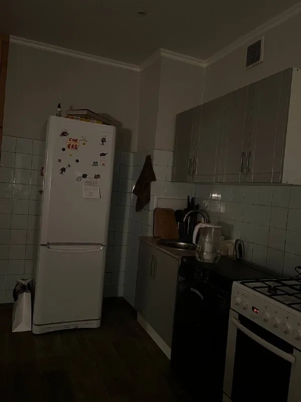 Комната, 13.9 м² м вднх • 7 мин пешком • 3-комнатная квартира • 4 этаж из 12 • ул кибальчича 2 к1, на карте 35 000 ₽/мес, без комиссии большой гайд по аренде стиральная машина • интернет • мебель • холодильник • с животными • лифт • мусоропровод • посудомойка • кондиционер • с детьми • телевизор • консьерж алексеевский район чистота 4.43 транспорт 4.84 парки и скверы 4.63 субаренда. Рассмотрю адекватного представителя человеческого сообщества, без загонов. Предпочтительно, девушки, на длительный срок. Со мной живет шпиц, приветствуются другие небольшие собачки. В квартире есть два балкона, окна выходят и во двор и на аллею. Стоимость залога 35.000 тысяч( можно разбить), коммуналка где-то до 2000 максимум, интернет 700 рублей. Yana, написать уровень доверия средний 🆗 выложить квартиру бесплатно - фотография - 6