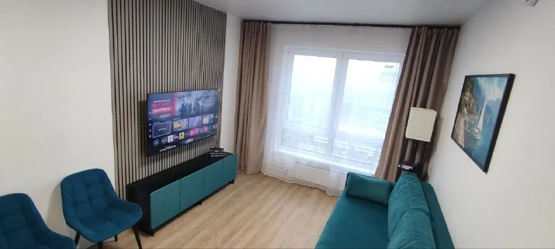 2-комн квартира, 36 м² м красный строитель • 5 мин пешком • 22 этаж из 33 • ул дорожная 46 к3, на карте 76 000 ₽/мес, без комиссии большой гайд по аренде холодильник • стиральная машина • интернет • мебель • посудомойка • кондиционер • с детьми • телевизор • лифт • с животными • мусоропровод • консьерж собственник. Сдается впервые. Собственник. Квартира полностью готова к заселению. 5 минут пешком до мцд красный строитель, 15 минут до м. Аннино. Залог 75 тыс, только долгосрочная аренда. © предоплату до просмотра просят только мошенники! Юлия, написать уровень доверия низкий ⚠️ выложить квартиру бесплатно - фотография - 2