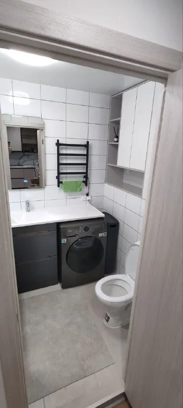 2-комн квартира, 36 м² м красный строитель • 5 мин пешком • 22 этаж из 33 • ул дорожная 46 к3, на карте 76 000 ₽/мес, без комиссии большой гайд по аренде холодильник • стиральная машина • интернет • мебель • посудомойка • кондиционер • с детьми • телевизор • лифт • с животными • мусоропровод • консьерж собственник. Сдается впервые. Собственник. Квартира полностью готова к заселению. 5 минут пешком до мцд красный строитель, 15 минут до м. Аннино. Залог 75 тыс, только долгосрочная аренда. © предоплату до просмотра просят только мошенники! Юлия, написать уровень доверия низкий ⚠️ выложить квартиру бесплатно - фотография - 3