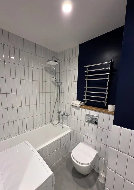 1-комн квартира, 39.4 м² м бунинская аллея • 10 мин пешком • 2 этаж из 9 • ул академика семёнова 15, на карте 60 000 ₽/мес, без комиссии большой гайд по аренде холодильник • стиральная машина • интернет • мебель • кондиционер • с животными • с детьми • мусоропровод • лифт • посудомойка • телевизор • консьерж район южное бутово чистота 4.24 транспорт 3.99 парки и скверы 4.89 собственник. Свободна к заселению. Сдается на длительный период. Свежий ремонт. Окна выходят во двор. Район с развитой инфраструктурой, в шаговой доступности магазины, школа, сад, обновленная поликлиника. Рядом находится парк южное бутово, пруд. Квартира с мебелью, посудой, гардеробной и теплым полом. Залог 60000, коммунальные услуги: по счетчикам. © предоплату до просмотра просят только мошенники! Александра, написать уровень доверия низкий ⚠️ выложить квартиру бесплатно - фотография - 4