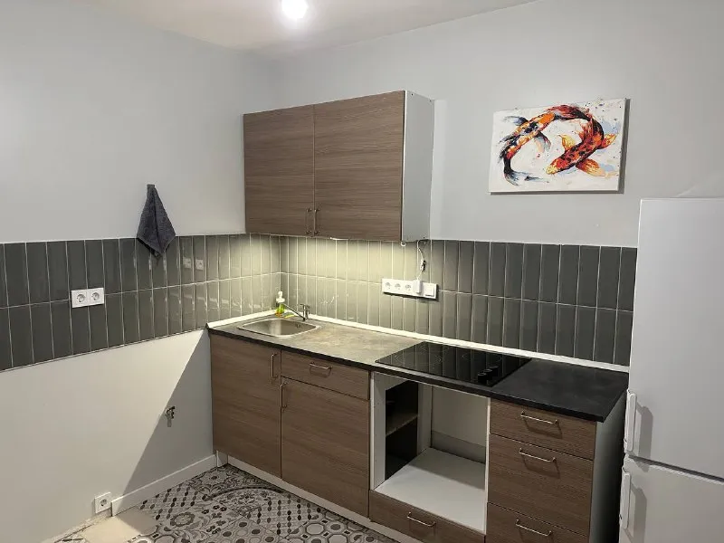 1-комн квартира, 39.4 м² м бунинская аллея • 10 мин пешком • 2 этаж из 9 • ул академика семёнова 15, на карте 60 000 ₽/мес, без комиссии большой гайд по аренде холодильник • стиральная машина • интернет • мебель • кондиционер • с животными • с детьми • мусоропровод • лифт • посудомойка • телевизор • консьерж район южное бутово чистота 4.24 транспорт 3.99 парки и скверы 4.89 собственник. Свободна к заселению. Сдается на длительный период. Свежий ремонт. Окна выходят во двор. Район с развитой инфраструктурой, в шаговой доступности магазины, школа, сад, обновленная поликлиника. Рядом находится парк южное бутово, пруд. Квартира с мебелью, посудой, гардеробной и теплым полом. Залог 60000, коммунальные услуги: по счетчикам. © предоплату до просмотра просят только мошенники! Александра, написать уровень доверия низкий ⚠️ выложить квартиру бесплатно - фотография - 7