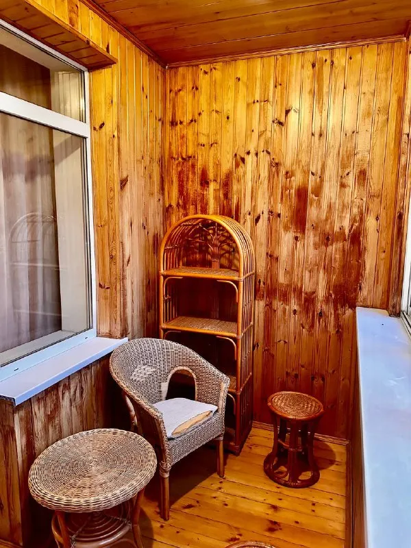 1-комн квартира, 46 м² м медведково • 20 мин на транспорте • 4 этаж из 15 • мытищи, ул мира 30, на карте холодильник • стиральная машина • интернет • мебель • телевизор • лифт • с детьми • посудомойка • кондиционер • с животными • мусоропровод • консьерж собственник. Сдается от собственника, светлая и очень просторная однокомнатная квартира, полностью готова к заселению для семьи из 2-3 человек. Удобное расположение - рядом трц, магазины, остановка в 1 мин от дома. До медведково 20 мин, хорошая транспортная доступность. 2 огромных лоджии, большая кухня со спальным местом. Залог 46000 аукцион! Предложи цену в комментариях с рассказом о себе. Собственник напишет в лс на лучшее предложение. Выложить квартиру бесплатно - фотография - 6