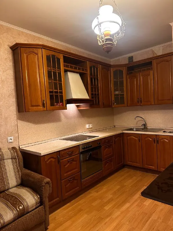 1-комн квартира, 46 м² м медведково • 20 мин на транспорте • 4 этаж из 15 • мытищи, ул мира 30, на карте холодильник • стиральная машина • интернет • мебель • телевизор • лифт • с детьми • посудомойка • кондиционер • с животными • мусоропровод • консьерж собственник. Сдается от собственника, светлая и очень просторная однокомнатная квартира, полностью готова к заселению для семьи из 2-3 человек. Удобное расположение - рядом трц, магазины, остановка в 1 мин от дома. До медведково 20 мин, хорошая транспортная доступность. 2 огромных лоджии, большая кухня со спальным местом. Залог 46000 аукцион! Предложи цену в комментариях с рассказом о себе. Собственник напишет в лс на лучшее предложение. Выложить квартиру бесплатно - фотография - 8