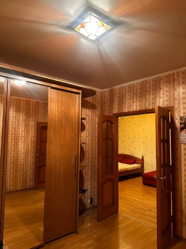 1-комн квартира, 46 м² м медведково • 20 мин на транспорте • 4 этаж из 15 • мытищи, ул мира 30, на карте холодильник • стиральная машина • интернет • мебель • телевизор • лифт • с детьми • посудомойка • кондиционер • с животными • мусоропровод • консьерж собственник. Сдается от собственника, светлая и очень просторная однокомнатная квартира, полностью готова к заселению для семьи из 2-3 человек. Удобное расположение - рядом трц, магазины, остановка в 1 мин от дома. До медведково 20 мин, хорошая транспортная доступность. 2 огромных лоджии, большая кухня со спальным местом. Залог 46000 аукцион! Предложи цену в комментариях с рассказом о себе. Собственник напишет в лс на лучшее предложение. Выложить квартиру бесплатно - фотография - 9