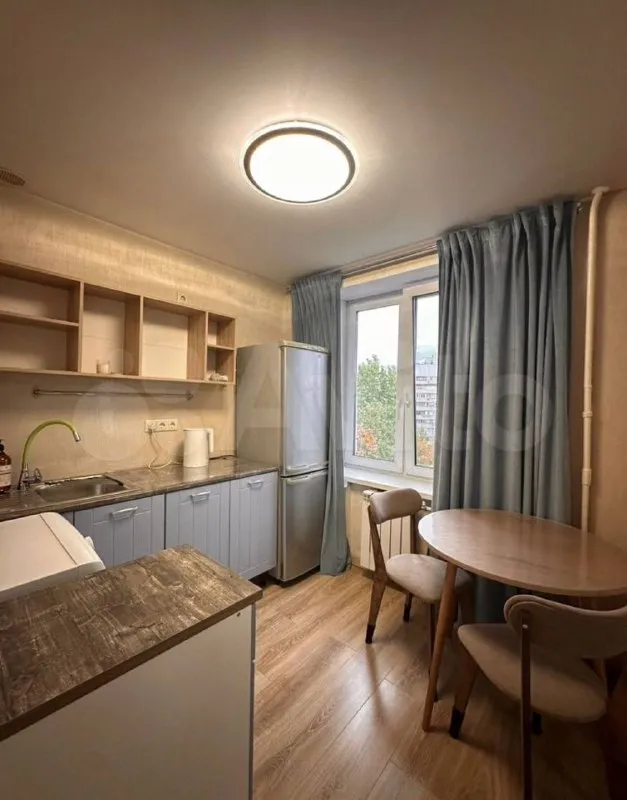 Сдам 1-к квартиру 30м2 м. Коломенская, пр-т андропова д. 42 к. 2 65 000 руб/мес — собственник сдается на долгий срок 1 комнатная квартира в шаговой доступности от м. Коломенская. Все готово для комфортного проживания. Не нуждаемся в помощи агентов! ➡️предоплату/бронь/заморозку денег/автооплату до просмотра квартиры не вносить! Если по этому объявлению спрашивают какую либо оплату сообщите по контактам в описании канала. - фотография - 4