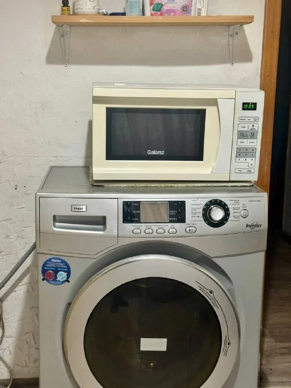 Сдаётся уютная однокомнатная квартира у метро академическая! 📍 отличная локация: · всего 10 минут пешком до метро. · зелёный, уютный и тихий район. · окна выходят на бульвар. · высокий 1-й этаж. 💰 выгодные условия от собственника: · 52 000 рублей в месяц. · депозит — 40 000 (есть возможность разбить на 2 месяца). · без комиссий! 🏡 квартира полностью оборудована: · вся необходимая техника: плита, холодильник, стиральная машина, микроволновка, телевизор, пылесос. · ортопедический матрас. · пластиковые окна, новая входная дверь. 🛒 вся инфраструктура рядом: · во дворе — супермаркет «перекрёсток», в дома авоська и другие магазины. · школы, детские сады, фитнес-центр в доме. Просмотры проводятся в субботу, 20 декабря. Пишите, чтобы назначить время и задать вопросы: 👉 @tatden - фотография - 3