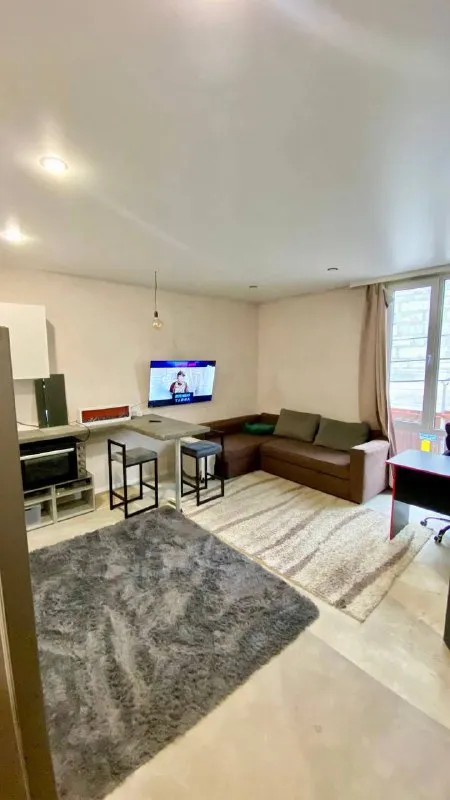 Студия🏙️ м. Некрасовка1️⃣ сдам студию 27 м² в частном доме 🏡 в 8 минутах ходьбы 🚶‍♂ от метро некрасо... - фотография