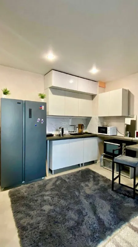 Студия🏙️ м. Некрасовка1️⃣ сдам студию 27 м² в частном доме 🏡 в 8 минутах ходьбы 🚶‍♂ от метро некрасовка! Рядом все необходимые магазины, поликлиники, тц и прочее. Есть все необходимое (заезжай - живи): 1. Кровать 2. Кухня 3. Холодильник 4. Стиралка 5. Микроволновка 6. Плита индукционная 7. Чайник 8. Мебель 9. Тв 10. Интернет 🛜 студия подойдет для: - порядочной девушки или парня! - либо для семейной пары (+ 5.000₽ к стоимости аренды в месяц) в квартире запрещается 🚫: 1. Курить 2. Устраивать любого рода вечеринки 3. Разводить грязь 4. Мусорить во дворе 5. Шуметь в часы тишины 6. Проносить запрещенные вещества 7. Нарушать общественный порядок. Оформляем договор, предоставлю все необходимые документы! 💳студия сдаётся за 36.000₽ + фиксированая коммуналка - 3.000₽. Залог - 30.000₽. Заключаемся от полугода. 💌telegram: @vladislgon ➡️предоплату/бронь/заморозку денег/автооплату до просмотра квартиры не вносить! Если по этому объявлению спрашивают какую либо оплату сообщите по контактам в описании канала. - фотография - 5