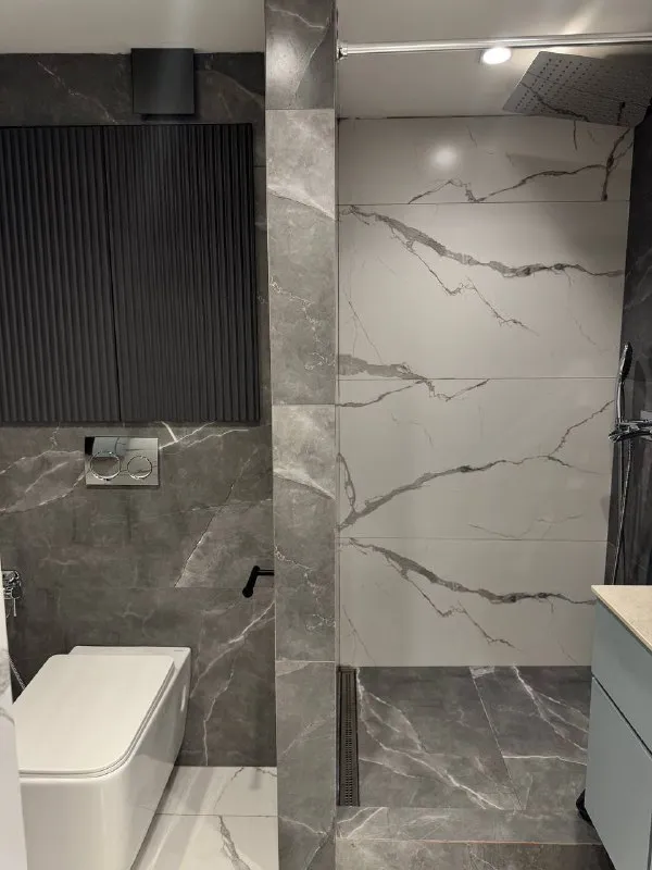 Двухэтажная квартира🏙️ м. Полежаевская7️⃣ сдаю 2х этажную квартиру в доме бизнес класса. Второй этаж полноценный. 🏡 красивая территория. Приятные входные группы с ресепшеном 24/7. 🛋️ 60 метров. 2 санузла на первом и втором этаже. Балкон. Стиральная комната. 🛌 спальня с двухспальной кроватью. Проектор. Вся необходимая техника, включая посудомойку. 🫰стоимость: 130.000₽ в месяц. ✅ заехать можно в ближайшее время. Сдается на 2-3 месяца — поэтому цена много ниже, чем в жк этого района. Готова к оперативному показу. 💌пишите, звоните: @perssiona ➡️предоплату/бронь/заморозку денег/автооплату до просмотра квартиры не вносить! Если по этому объявлению спрашивают какую либо оплату сообщите по контактам в описании канала. - фотография - 7