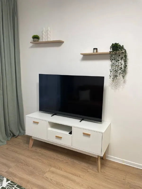 1-к квартира🏙️ м. Саларьево1️⃣ сдаётся уютная однокомнатная квартира на 4 этаже, есть балкон. 📍адрес: большое понизовье, 8 до метро — 7 минут пешком. Квартира сдаётся впервые. Условия: можно с детьми; без животных; только гражданам рф. 💳цена: 70.000₽ + счётчики; залог — 70.000₽ (можно разбить на 2 платежа). Квартира чистая, светлая, готова к заселению. 💌обращаться: @viktoria_94v ➡️предоплату/бронь/заморозку денег/автооплату до просмотра квартиры не вносить! Если по этому объявлению спрашивают какую либо оплату сообщите по контактам в описании канала. - фотография - 10