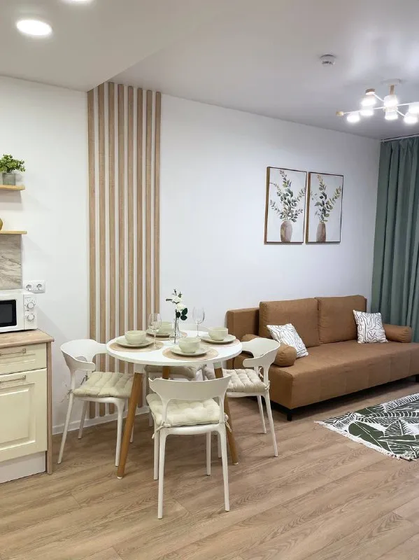 1-к квартира🏙️ м. Саларьево1️⃣ сдаётся уютная однокомнатная квартира на 4 этаже, есть балкон. 📍адрес: большое понизовье, 8 до метро — 7 минут пешком. Квартира сдаётся впервые. Условия: можно с детьми; без животных; только гражданам рф. 💳цена: 70.000₽ + счётчики; залог — 70.000₽ (можно разбить на 2 платежа). Квартира чистая, светлая, готова к заселению. 💌обращаться: @viktoria_94v ➡️предоплату/бронь/заморозку денег/автооплату до просмотра квартиры не вносить! Если по этому объявлению спрашивают какую либо оплату сообщите по контактам в описании канала. - фотография - 2