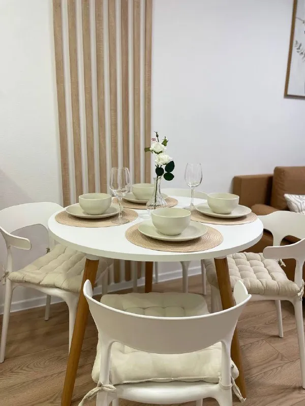 1-к квартира🏙️ м. Саларьево1️⃣ сдаётся уютная однокомнатная квартира на 4 этаже, есть балкон. 📍адрес: большое понизовье, 8 до метро — 7 минут пешком. Квартира сдаётся впервые. Условия: можно с детьми; без животных; только гражданам рф. 💳цена: 70.000₽ + счётчики; залог — 70.000₽ (можно разбить на 2 платежа). Квартира чистая, светлая, готова к заселению. 💌обращаться: @viktoria_94v ➡️предоплату/бронь/заморозку денег/автооплату до просмотра квартиры не вносить! Если по этому объявлению спрашивают какую либо оплату сообщите по контактам в описании канала. - фотография - 4