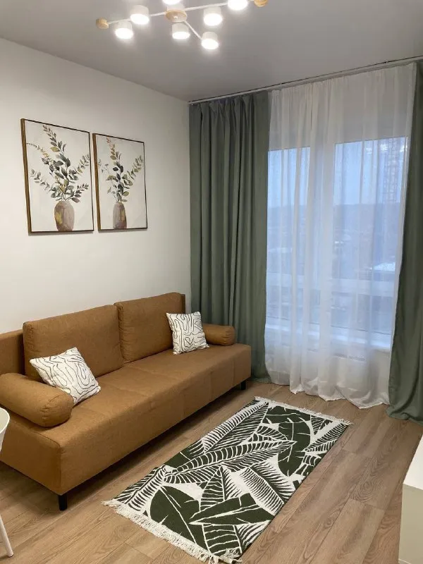 1-к квартира🏙️ м. Саларьево1️⃣ сдаётся уютная однокомнатная квартира на 4 этаже, есть балкон. 📍адрес: большое понизовье, 8 до метро — 7 минут пешком. Квартира сдаётся впервые. Условия: можно с детьми; без животных; только гражданам рф. 💳цена: 70.000₽ + счётчики; залог — 70.000₽ (можно разбить на 2 платежа). Квартира чистая, светлая, готова к заселению. 💌обращаться: @viktoria_94v ➡️предоплату/бронь/заморозку денег/автооплату до просмотра квартиры не вносить! Если по этому объявлению спрашивают какую либо оплату сообщите по контактам в описании канала. - фотография - 5