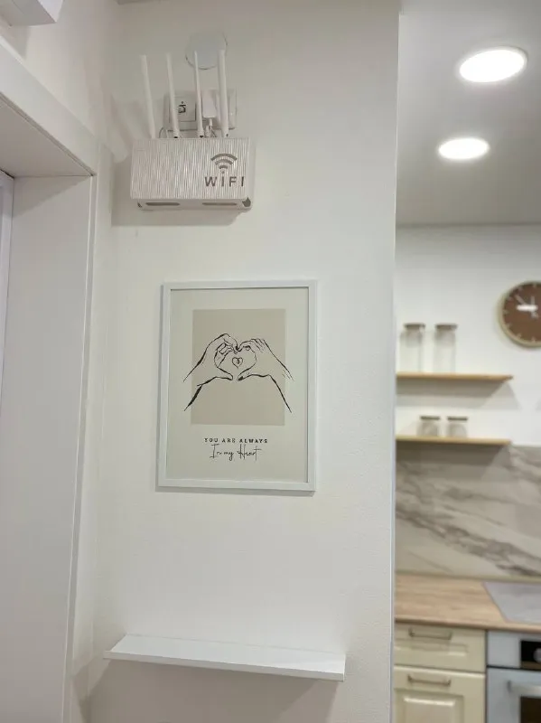 1-к квартира🏙️ м. Саларьево1️⃣ сдаётся уютная однокомнатная квартира на 4 этаже, есть балкон. 📍адрес: большое понизовье, 8 до метро — 7 минут пешком. Квартира сдаётся впервые. Условия: можно с детьми; без животных; только гражданам рф. 💳цена: 70.000₽ + счётчики; залог — 70.000₽ (можно разбить на 2 платежа). Квартира чистая, светлая, готова к заселению. 💌обращаться: @viktoria_94v ➡️предоплату/бронь/заморозку денег/автооплату до просмотра квартиры не вносить! Если по этому объявлению спрашивают какую либо оплату сообщите по контактам в описании канала. - фотография - 7