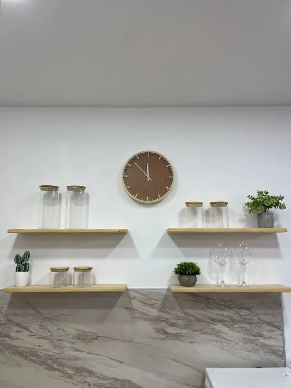 1-к квартира🏙️ м. Саларьево1️⃣ сдаётся уютная однокомнатная квартира на 4 этаже, есть балкон. 📍адрес: большое понизовье, 8 до метро — 7 минут пешком. Квартира сдаётся впервые. Условия: можно с детьми; без животных; только гражданам рф. 💳цена: 70.000₽ + счётчики; залог — 70.000₽ (можно разбить на 2 платежа). Квартира чистая, светлая, готова к заселению. 💌обращаться: @viktoria_94v ➡️предоплату/бронь/заморозку денег/автооплату до просмотра квартиры не вносить! Если по этому объявлению спрашивают какую либо оплату сообщите по контактам в описании канала. - фотография - 9