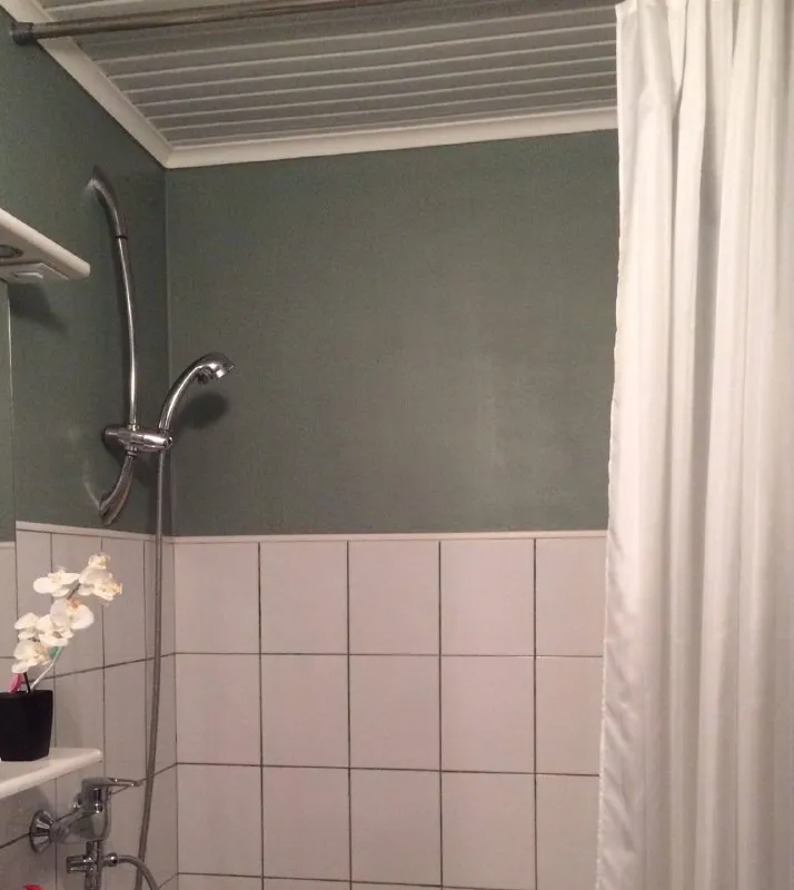 М. Каширская 3-к квартира ▫️ул. Борисовские пруды, 17 к1 сдаётся трехкомнатная квартира (84 м²) м каширская транспортом 15-20 мин. М борисово транспортом минут 7, пешком минут 20. Очень красивая локация, теннис, футбол, парки, велодорожки, бассейн. С обеих сторон выход к воде: борисовский пруд и москва-река, шикарный вид, особенно летом. Две большие лоджии. Посудомоечная, стиральная, кондиционеры в спальнях, микроволновка, утюг, пылесос и тд, все необходимое есть. 🔘можно с детьми, можно с животными. Есть антикошка на окнах и балконных дверях, но могу снять. Ранее не сдавалась. Цена: 90.000₽, залог можно потом и разбить. Сразу можно оплатить только за месяц. Контакты @maria_8211 89067388211 мария ➡️предоплату/бронь/заморозку денег/автооплату до просмотра квартиры не вносить! Если по этому объявлению спрашивают какую либо оплату сообщите по контактам в описании канала. - фотография - 4