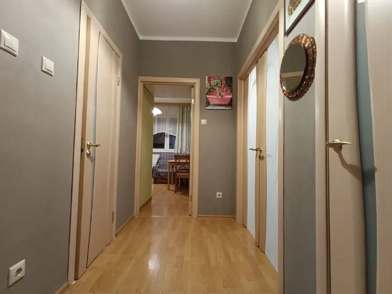 1-к квартира🏙️ мцд-3 моссельмаш🚆 1-комнатная - заезжай и живи 🏡✨ сдаётся уютная, чистая 1-комнатная квартира. Заселение - в ближайшее время. Без комиссии. 💳цена: 57.000₽/месяц + залог. Вода/свет по счётчикам + интернет оплачиваются отдельно. Дом: - свежий кирпичный дом, один подъезд - 2 лифта - консьерж в квартире: - балкон - 5 этаж - wi-fi скоростной - электроплита, посуда, бытовая техника, столовые приборы - 2 рабочих стола - кладовка/ гардеробная - 38 м² локация: - 5 минут до d3 “моссельмаш” - 18 минут до м. “селигерская” - рядом новый тц “северный авеню” - хороший спортзал рядом - тихий двор, пруд в минуте ходьбы - wb в доме срок аренды: договор на 3 месяца. Дальше - по договорённости, если всем комфортно, можем продлить. 💌telegram: @vsrrvss - фотография - 6