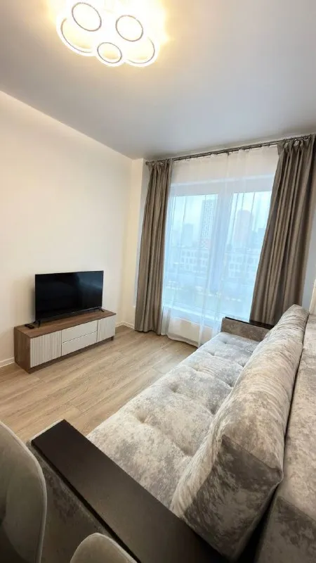 Евродвушка🏙️ м. Саларьево1️⃣ сдаётся на длительный срок евродвушка. 📍адрес: трехполье, 6к1. Квартира новая, мебель и техника новая. Метро в пешей доступности. 💳цена: 75.000₽ в месяц, залог 75.000₽. Счетчики свет, вода. Гражданство рф, без животных. 💌по всем вопросам: @anulya1707 - фотография - 3