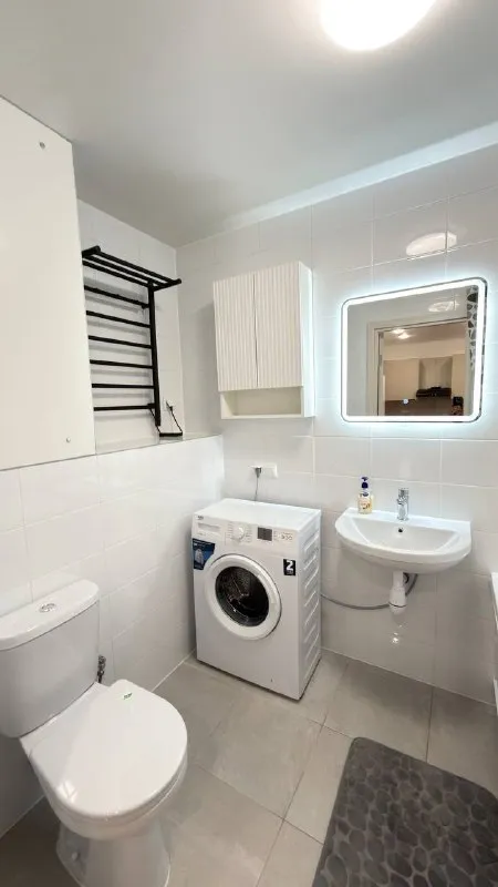 Евродвушка🏙️ м. Саларьево1️⃣ сдаётся на длительный срок евродвушка. 📍адрес: трехполье, 6к1. Квартира новая, мебель и техника новая. Метро в пешей доступности. 💳цена: 75.000₽ в месяц, залог 75.000₽. Счетчики свет, вода. Гражданство рф, без животных. 💌по всем вопросам: @anulya1707 - фотография - 5