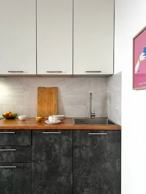 3-к квартира на 3 месяца🏙️ м. Первомайская3️⃣ сдаётся 3-комнатная квартира на короткий срок! 📍 метро первомайская, новый дом ⏳ с февраля по апрель включительно (3 месяца) уютная, новая, чистая, полностью укомплектованная квартира 🏡 планировка: • спальня • детская • гостиная • отдельная кухня • 2 санузла подойдёт для одного–двух человек или семьи. Можно с животными 🐾 рядом парк🌳 💳цена: 70.000₽/месяц. Сдаём, потому что уезжаем на этот период. Все вопросы — в личные сообщения. 💌telegram: @dariagorlanova - фотография - 2