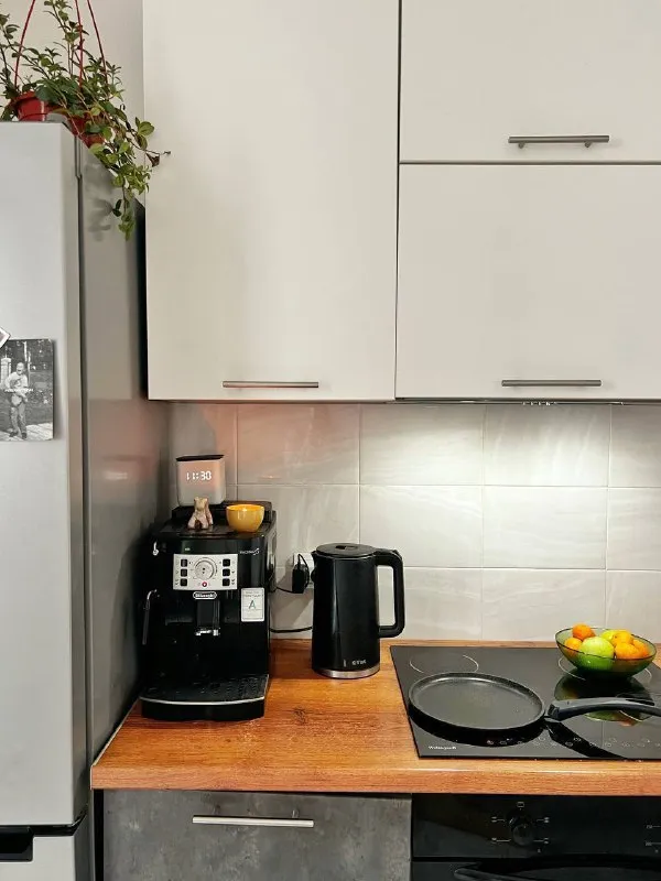 3-к квартира на 3 месяца🏙️ м. Первомайская3️⃣ сдаётся 3-комнатная квартира на короткий срок! 📍 метро первомайская, новый дом ⏳ с февраля по апрель включительно (3 месяца) уютная, новая, чистая, полностью укомплектованная квартира 🏡 планировка: • спальня • детская • гостиная • отдельная кухня • 2 санузла подойдёт для одного–двух человек или семьи. Можно с животными 🐾 рядом парк🌳 💳цена: 70.000₽/месяц. Сдаём, потому что уезжаем на этот период. Все вопросы — в личные сообщения. 💌telegram: @dariagorlanova - фотография - 3