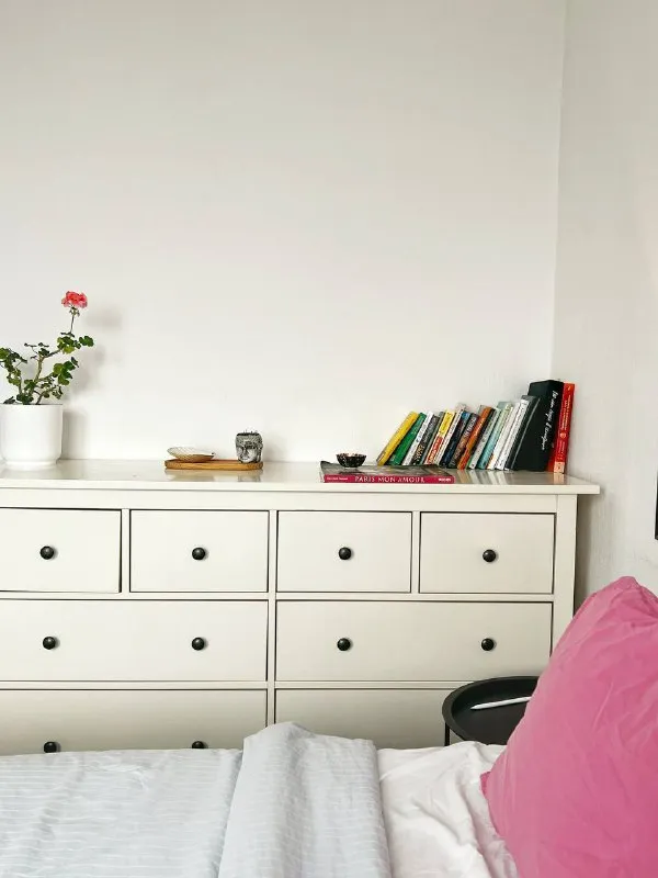 3-к квартира на 3 месяца🏙️ м. Первомайская3️⃣ сдаётся 3-комнатная квартира на короткий срок! 📍 метро первомайская, новый дом ⏳ с февраля по апрель включительно (3 месяца) уютная, новая, чистая, полностью укомплектованная квартира 🏡 планировка: • спальня • детская • гостиная • отдельная кухня • 2 санузла подойдёт для одного–двух человек или семьи. Можно с животными 🐾 рядом парк🌳 💳цена: 70.000₽/месяц. Сдаём, потому что уезжаем на этот период. Все вопросы — в личные сообщения. 💌telegram: @dariagorlanova - фотография - 9