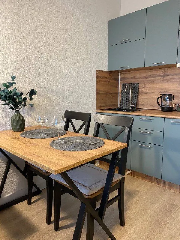 Студия🏙️ м. Пятницкая шоссе3️⃣ сзао, м. Пятницкое шоссе, 10 минут пешком от метро. 📍адрес: пятницкое шоссе, 56б студия, 23 м², вид на город. Сдам на длительный срок от 6 месяцев. Всё для комфортного проживания имеется, постельное бельё хлопок, кровать аскона, матрас премиум аскона, средней жёсткости. Посудомоечная машина, холодильник, телевизор диагональ 43, микроволновка, плита, чайник, фен, полотенца, посуда, постельное бельë, кровать аскона, матрас аскона анатомический serta atlanta medium, гладильная доска, утюг * при заселении необходимо предоставить паспорт рф; * залог возвращается при выселении, при условии сохранности и целостности, чистоте. *максимальная вместимость - 2 человека, строго - некурящим, неупотребляющим. *с маленькими детьми будет некомфортно, нет дополнительных безопасных условий. *животные - по согласованию, возможна доплата, увеличение залога. 💳цена: 50.000₽/месяц (ку счётчики + интернет отдельно), залог 100%, возвращается при выезде. На короткий срок от 7 ночей 3.000₽/ночь; новогодние праздники от 4.000₽-5.500₽/ночь от 3 ночей; 💌пожалуйста, пишите пару слов о себе: +7-903-561-20-21, whatsapp - фотография - 3