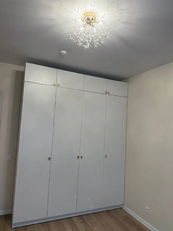 3-к квартира🏙️ м. Саларьево1️⃣ сдается 3-комнатная квартира (2 изолированные комнаты и большая кухня-гостиная) на 18 этаже. 📍адрес: большое понизовье, 8 квартира сдаётся впервые, имеется вся необходимая мебель и техника: посудомоечная машина, стиральная машина, холодильник, духовка, плита, микроволновая печь, телевизор. Условия: можно с детьми; без животных; только гражданам рф. 💳стоимость: 90.000₽/месяц + коммуналка полная квитанция; залог — 60.000₽ (можно разбить на 2 платежа) 💌обращаться: @ekaterinadegtyareva - фотография - 6