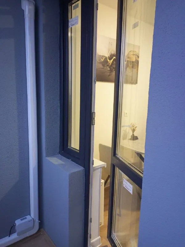 1-к квартира🏙️ д. Ватутинки впервые сдается однокомнатная квартира площадью 32.8 м², расположенная на 13 этаже. 📍адрес: ватутинки, улица генерала пилипенко, дом 1/1 (новая москва). Квартира выполнена в современном стиле с дизайнерским ремонтом, который сочетает в себе комфорт и функциональность. Пространство продумано до мелочей, чтобы создать атмосферу уюта и гармонии. Полностью укомплектована необходимой мебелью и техникой для комфортного проживания-холодильник, варочная поверхность, плита, стир. Машинка, кондиционер, чайник, свч. Особенностью квартиры является наличие отдельной гардеробной, что позволяет удобно организовать хранение вещей и поддерживать порядок в доме. Рассмотрим арендаторов без вредных привычек, платежеспособных и аккуратных, граждан рф, без животных. 💳цена: 45.000₽ + ку, залог 45.000₽. 💌контакт: +7-912-043-80-56, елизавета - фотография - 9