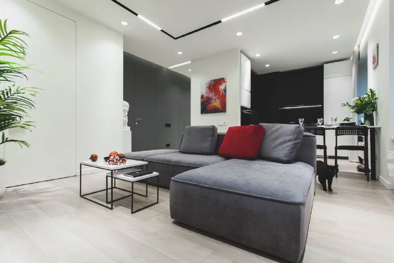 3-комн квартира, 56.4 м² м курьяново • 5 мин пешком • 14 этаж из 32 • ул донецкая 30 к2, на карте 110 000 ₽/мес, без комиссии большой гайд по аренде холодильник • стиральная машина • интернет • мебель • посудомойка • кондиционер • с животными • телевизор • лифт • с детьми • мусоропровод • консьерж район марьино чистота 3.85 транспорт 4.33 парки и скверы 4.67 собственник. Сдаётся стильная евро-трёшка 56 м² с дизайнерским ремонтом. Кухня-гостиная + 2 комнаты. Вся техника: холодильник, посудомойка, стиралка, духовой шкаф, кондиционер. Раздельный санузел, ванная с мрамором. Окна во двор, рядом парк с набережной, магазины у дома. Депозит 100%. Свет и вода отдельно. Клинер 1 раз в подарок. Заселение с 01.02.2026 © предоплату до просмотра просят только мошенники! Architect m, написать уровень доверия низкий ⚠️ выложить квартиру бесплатно - фотография - 4