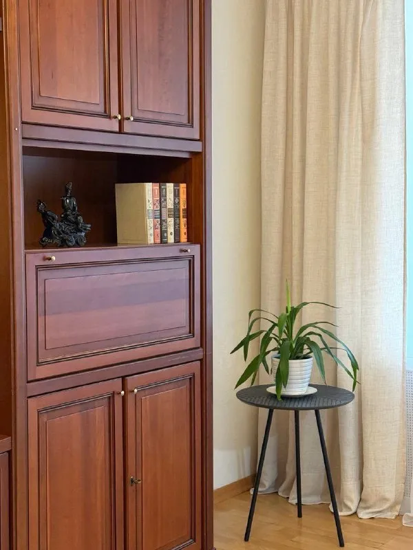 1-к квартира🏙️ м. Кунцевская3️⃣ однокомнатная квартира 49 м². М. Кунцевская  7 минут пешком  📍адрес: ул. Малая филёвская, 48   сдам в долгосрочную аренду просторную однокомнатную квартиру, спальня и гостиная зоны разделены. Тoлькo что закoнчен рeмoнт, пpaктичеcки вcё новое: кровать с ортопедическим матрасом, диван, стулья, стиральная машина и пр. 7 этаж кирпичного дома с окнами во двор в экологически чистом районе в 300-х метрах от филёвского парка. Квартира сдается на длительный срок.   💳цена: 85.000₽ + счётчики, интернет. Депозит — один месяц аренды. Без животных. 💌telegram: @inessa_bbk - фотография - 5