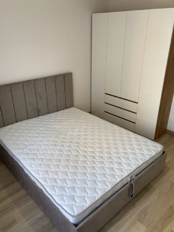 1-комн квартира, 42 м² м дегунино • 15 мин пешком • 17 этаж из 33 • ш алтуфьевское 55 к4, на карте 73 000 ₽/мес, без комиссии большой гайд по аренде интернет • мебель • холодильник • посудомойка • стиральная машина • кондиционер • лифт • с животными • с детьми • телевизор • мусоропровод • консьерж собственник. Сдаётся новая квартира в жк «алтуфьевское, 53»! Закрытый двор, свежий ремонт, никто не жил. Полная мебель и техника: кондиционер, посудомоечная и стиральная машины, духовка, микроволновка, холодильник, чайник. Удобная мебель: кровать с подъёмным механизмом, диван, шкафы, стенка. Без животных. Заселение с 5 января. Залог можно разбить на две части татьяна, написать уровень доверия средний 🆗 выложить квартиру бесплатно - фотография - 4