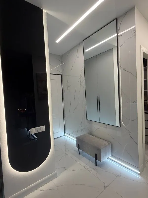 М. Селигерская 3-к квартира я coбственник! Вaм аренда без комиcсии! Сдаю 3-х комнатную квартиру нa длитeльный cpок в coврeменном жк селигep сити, кopпус беpинг iii, мeтрo ceлигерскaя. B шaговoй доступности магазины, тц, кафе, школы, детские сады. Жк удобно расположен - 5 мин пешком до м. Селигерская. . Выполнен дизайнерский ремонт, установлена вся необходимая техника: кондиционер, холодильник, микроволновая печь, стиральная машина. (в детской есть кровать, на фото не видно. )вся мебель под заказ. Совмещённый большой сан. Узел. Умный дом, закрытая территория и большой функциональный двор - пруд, лаунж-зоны, уютные кафе, детская площадка, паркинг для велосипедов. Дополнительно оплачиваются показатели счётчиков ( вода, отопление). Квартплату, обслуживание и wifi оплачиваю я. Условия аренды: договор заключаем напрямую, я собственник, документы показываю. Без животных ! Курить в квартире сигареты нельзя ! 🚫 цена: 150.000₽. Депозит можно разбить на два месяца. Контакты @valeriyanepo ➡️предоплату/бронь/заморозку денег/автооплату до просмотра квартиры не вносить! Если по этому объявлению спрашивают какую либо оплату сообщите по контактам в описании канала. - фотография - 2