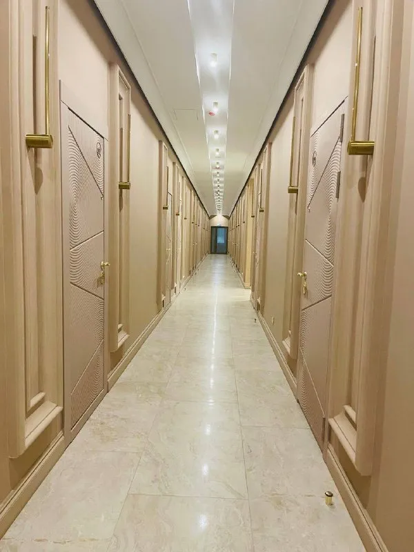 М. Электрозаводская студи ▫️улица электрозаводская д. 14 с1  сдаю в аренду  апартаменты - студия 18,5 м. , ⅜ этаж, в новом комплексе. Отличная локация метро электрозаводская - 5 минут, преображенская пл.15 минут, семеновская - 15 минут пешком. Новая необходимая мебель. Охрана, видеонаблюдение круглосуточное. Только скромной чистоплотной студентке/ студенту без в/п, без других проблем. Без детей и животных. Либо:  аренда под чистый офис (психолог, репетитор, подолог, фотограф). Заключаем договор. Проверка паспорта. Без агентов и без комиссий. Цена: 65.000₽ месяц + коммунальные платежи. Залог 65.000₽. Контакты собственник:  т. +7 (936) 262-84-36 ➡️предоплату/бронь/заморозку денег/автооплату до просмотра квартиры не вносить! Если по этому объявлению спрашивают какую либо оплату сообщите по контактам в описании канала. - фотография - 2