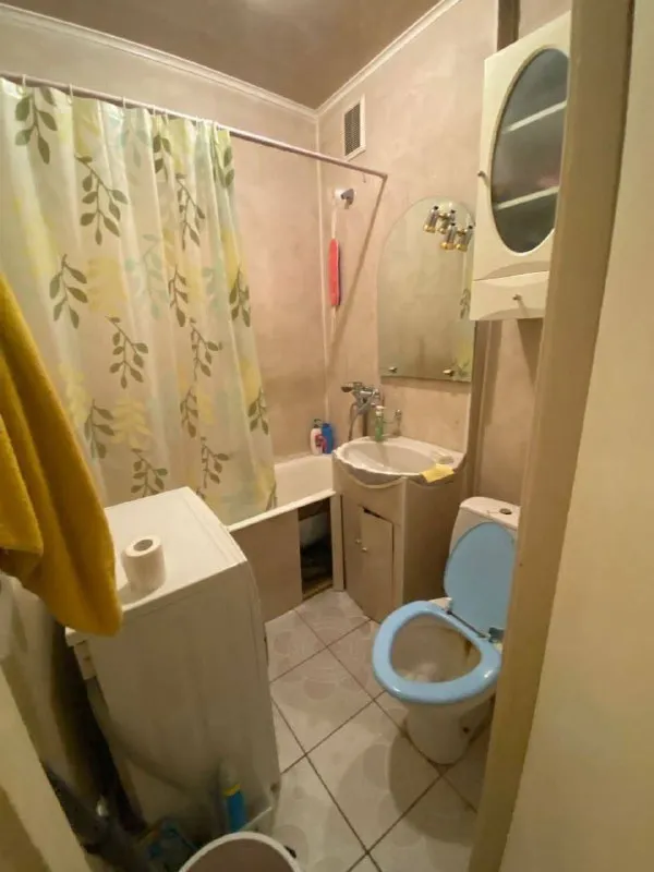 2-к квартира🏙️ м. Филевский парк4️⃣ сдам 2-к квартиру или 2 комнаты отдельно рядом с м. Филёвский парк (8 минут пешком) и славянский бульвар (13 минут пешком). Комнаты изолированные. 4 этаж из пяти. Предпочтение либо семье либо двум девушкам по комнате. Желательно некурящим. 💳цена: 60.000₽ вместе с коммуналкой и счетчиками (или 30000₽ за комнату). Никаких доплат больше не нужно. Из животных можно кошку, но не собаку. Из техники есть холодильник, микроволновка, стиральная машина, интернет, пылесос. Можно сделать косметические изменения в счёт арендной платы. Рядом большой парк, река, фитнес-центр, школа, больница, торговые центры. Частная медико-биологическая школа в соседнем доме. 💌писать в телеграм: @juliamelange или в whatsapp по номеру телефона: +7-926-561-37-21 юлия - фотография - 10