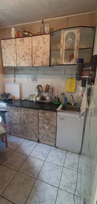 2-к квартира🏙️ м. Филевский парк4️⃣ сдам 2-к квартиру или 2 комнаты отдельно рядом с м. Филёвский парк (8 минут пешком) и славянский бульвар (13 минут пешком). Комнаты изолированные. 4 этаж из пяти. Предпочтение либо семье либо двум девушкам по комнате. Желательно некурящим. 💳цена: 60.000₽ вместе с коммуналкой и счетчиками (или 30000₽ за комнату). Никаких доплат больше не нужно. Из животных можно кошку, но не собаку. Из техники есть холодильник, микроволновка, стиральная машина, интернет, пылесос. Можно сделать косметические изменения в счёт арендной платы. Рядом большой парк, река, фитнес-центр, школа, больница, торговые центры. Частная медико-биологическая школа в соседнем доме. 💌писать в телеграм: @juliamelange или в whatsapp по номеру телефона: +7-926-561-37-21 юлия - фотография - 9